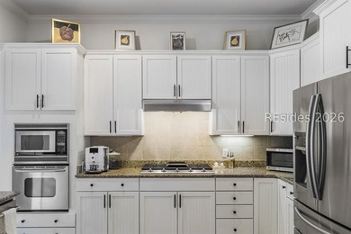 Experience luxury Lowcountry living in the prestigious Berkeley - photo 8