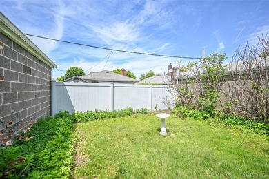 Incredible opportunity in one of Flushing's most sought-after - photo 6