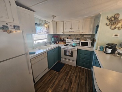 Located in beautiful North Myrtle Beach, South Carolina, near - photo 8