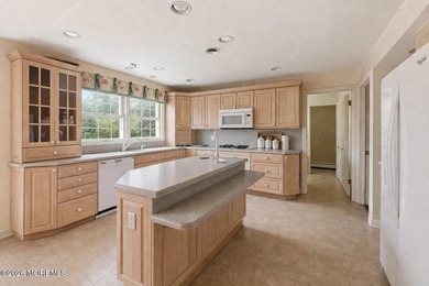 Welcome to this spacious 6-bedroom, 4.5-bath home offering over - photo 17
