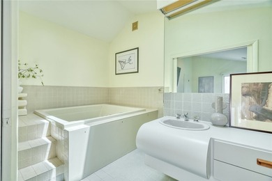 Welcome to 14 Gailhaven Court! Located on a quiet cul-de-sac in - photo 19