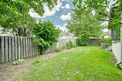 Welcome to 14 Gailhaven Court! Located on a quiet cul-de-sac in - photo 21