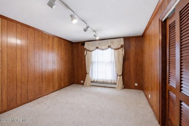 Welcome to this spacious 6-bedroom, 4.5-bath home offering over - photo 24