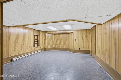 Welcome to this spacious 6-bedroom, 4.5-bath home offering over - photo 27