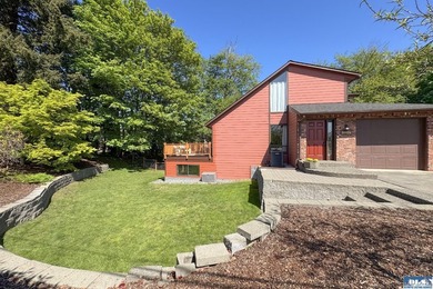 Tucked into a peaceful, creekside setting, this 3-bedroom - photo 50