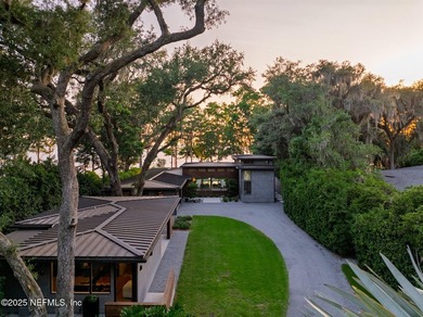 Discover this private modern riverfront estate on the Saint - photo 10