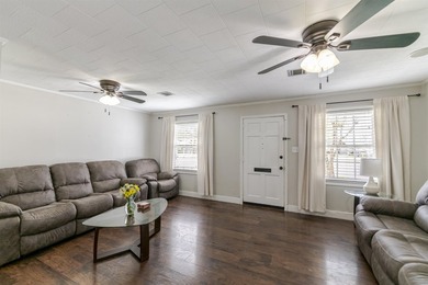 This cute, affordable, and move-in ready 2-bedroom, 1-bath home - photo 3