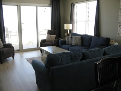 This is a terrific Buy on Okaloosa Island. The only Four Bedroom - photo 4
