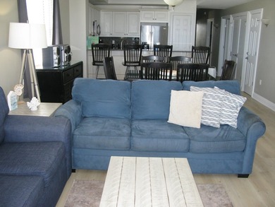 This is a terrific Buy on Okaloosa Island. The only Four Bedroom - photo 6
