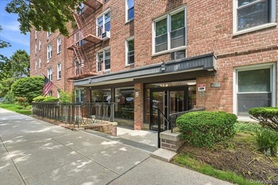 Affordable & Pet-Friendly Forest Hills Coop with Easy Street - photo 1