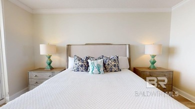 This beautifully refurbished 4-bedroom, 4-bath condominium - photo 13