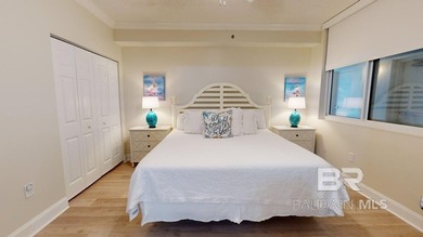 This beautifully refurbished 4-bedroom, 4-bath condominium - photo 20