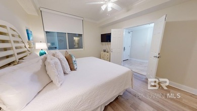 This beautifully refurbished 4-bedroom, 4-bath condominium - photo 24