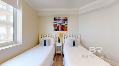 This beautifully refurbished 4-bedroom, 4-bath condominium - photo 38