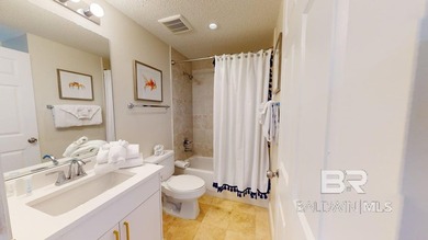 This beautifully refurbished 4-bedroom, 4-bath condominium - photo 40