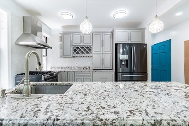 Delivered fully vacant. Over 3,300 sq ft, this large recently - photo 3
