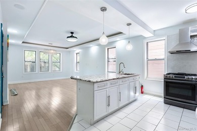 Delivered fully vacant. Over 3,300 sq ft, this large recently - photo 4