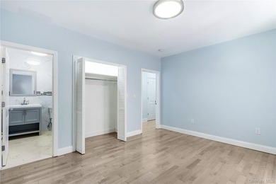 Delivered fully vacant. Over 3,300 sq ft, this large recently - photo 7