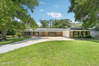 Lake Home For Sale in Green Cove Springs, Florida