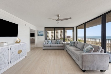Completely renovated Gulf-front corner unit with panoramic beach - photo 1