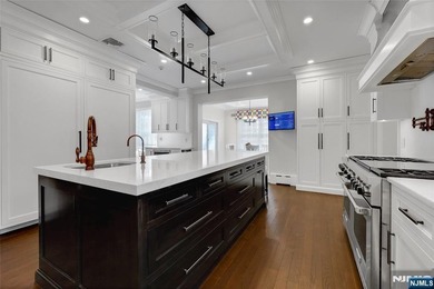 An extraordinary red-brick and stone colonial estate awaits on 2 - photo 11