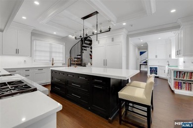 An extraordinary red-brick and stone colonial estate awaits on 2 - photo 12