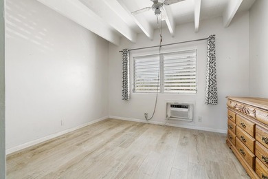 Welcome to this charming 1BR/1BA 55+ co-op in desirable Lake - photo 18