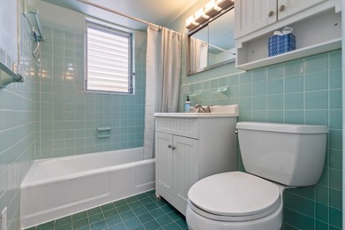 Welcome to this charming 1BR/1BA 55+ co-op in desirable Lake - photo 19