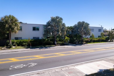 Welcome to this charming 1BR/1BA 55+ co-op in desirable Lake - photo 23