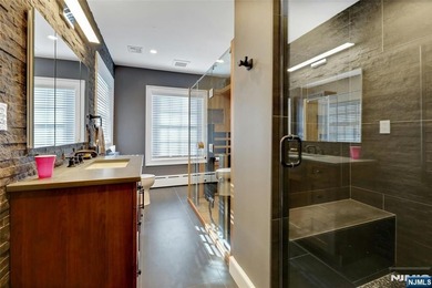 An extraordinary red-brick and stone colonial estate awaits on 2 - photo 27