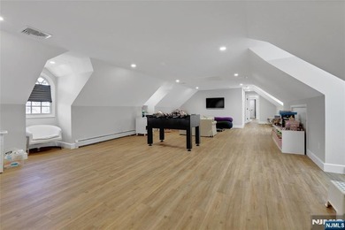 An extraordinary red-brick and stone colonial estate awaits on 2 - photo 30