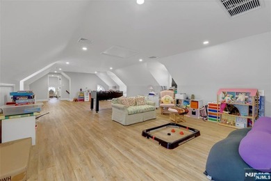 An extraordinary red-brick and stone colonial estate awaits on 2 - photo 31