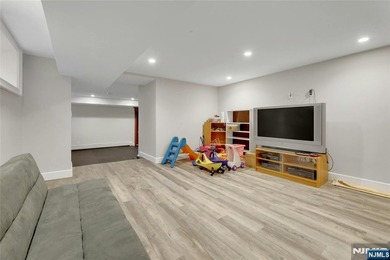 An extraordinary red-brick and stone colonial estate awaits on 2 - photo 37