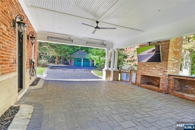 An extraordinary red-brick and stone colonial estate awaits on 2 - photo 43