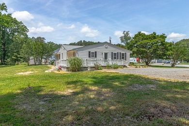 Welcome to 34 Oakland Street, a well-maintained and - photo 44