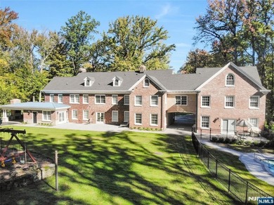 An extraordinary red-brick and stone colonial estate awaits on 2 - photo 45