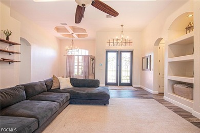 Welcome to this beautifully maintained pool home, ideally - photo 12