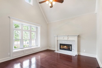 Welcome to this beautifully updated 5-bedroom, 4-bathroom home - photo 6