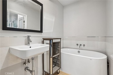 HEATED FLOORS -STAINLESS APPLIANCES INCLUDED - TURN-KEY READY - - photo 18