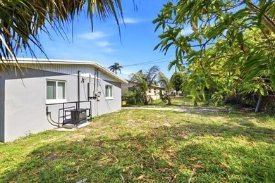 Beautifully renovated 3 Bedroom SINGLE FAMILY HOME in the - photo 19
