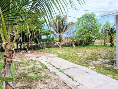 Beautifully renovated 3 Bedroom SINGLE FAMILY HOME in the - photo 20