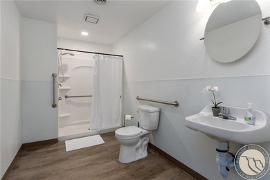This spacious ranch-style home offering 7 bedrooms, 3.5 - photo 22
