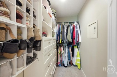 Welcome to the freedom and charm of Richmond Hill living! - photo 22