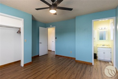 This spacious ranch-style home offering 7 bedrooms, 3.5 - photo 24