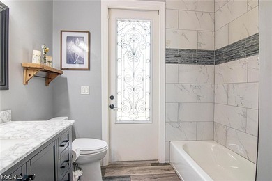 Welcome to this beautifully maintained pool home, ideally - photo 25