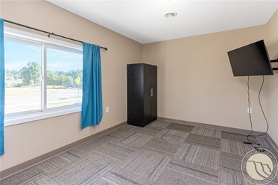 This spacious ranch-style home offering 7 bedrooms, 3.5 - photo 27