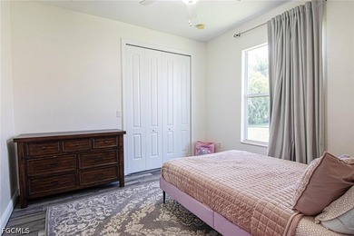 Welcome to this beautifully maintained pool home, ideally - photo 27