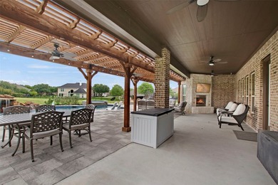 Luxurious one-story home located on a quiet cul-de-sac in a - photo 32