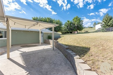 This spacious ranch-style home offering 7 bedrooms, 3.5 - photo 33