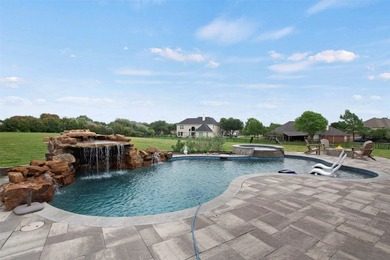 Luxurious one-story home located on a quiet cul-de-sac in a - photo 33